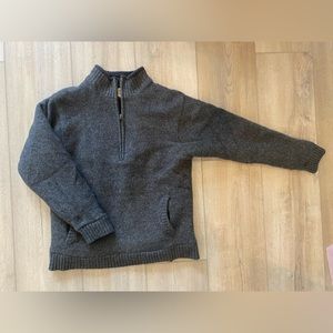 L.L. Bean Men’s pull over 100% lambs wool lining.